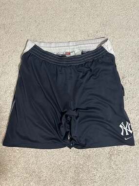 Vintage Nike Team New York Yankees MLB Authentic Collection Performance Training